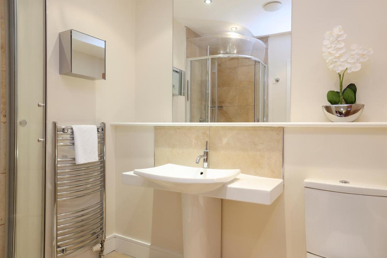 Joivy Spacious 2 Bed,2 Bath Flat, Free Parking And Rooftop Terrace EDI Exterior foto