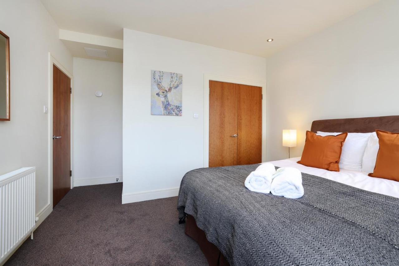 Joivy Spacious 2 Bed,2 Bath Flat, Free Parking And Rooftop Terrace EDI Exterior foto