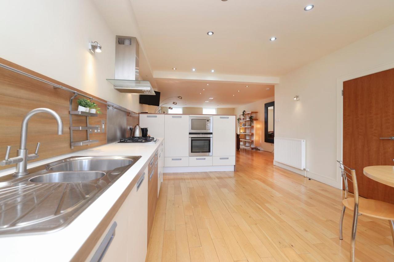 Joivy Spacious 2 Bed,2 Bath Flat, Free Parking And Rooftop Terrace EDI Exterior foto