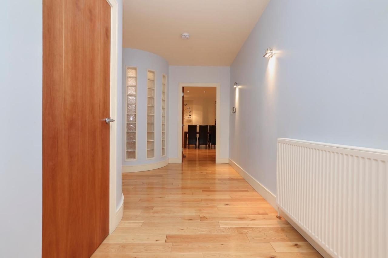 Joivy Spacious 2 Bed,2 Bath Flat, Free Parking And Rooftop Terrace EDI Exterior foto