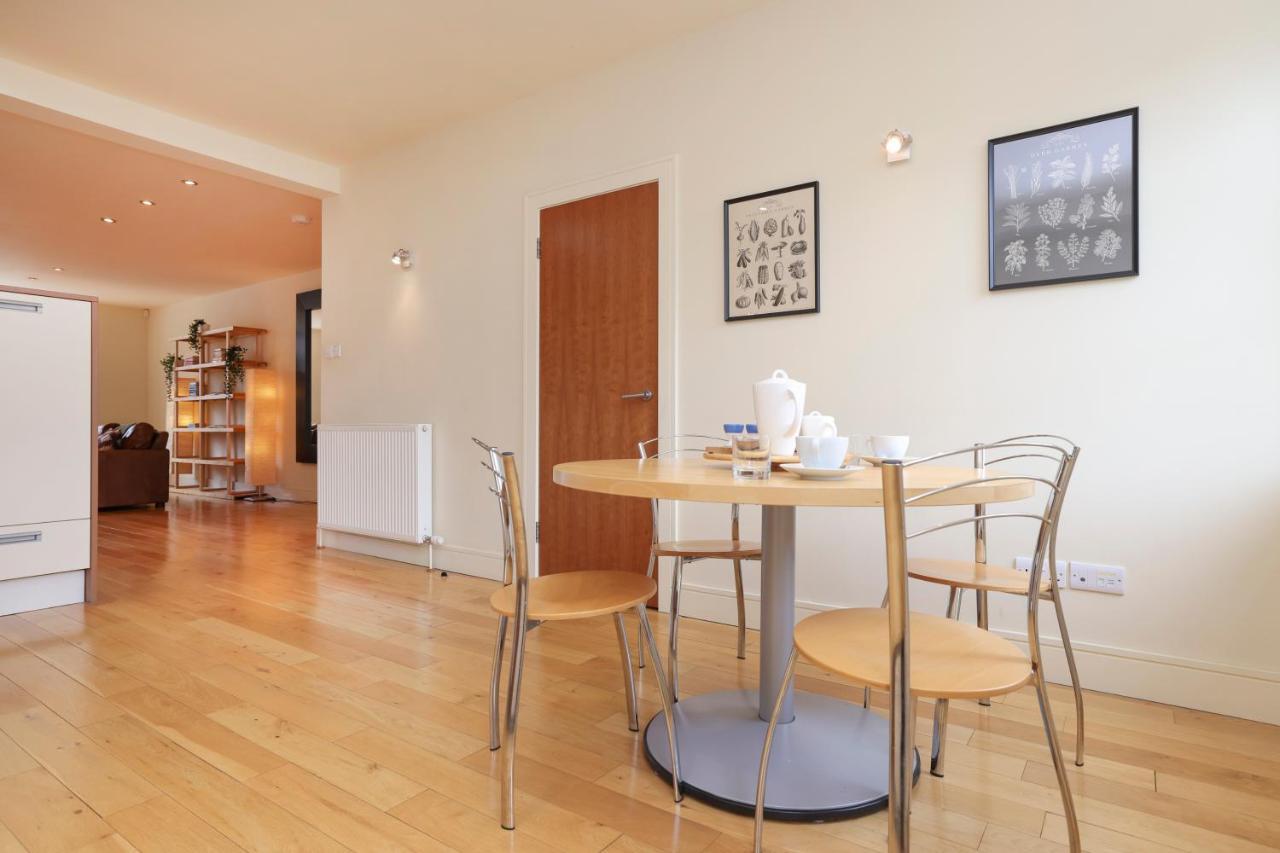 Joivy Spacious 2 Bed,2 Bath Flat, Free Parking And Rooftop Terrace EDI Exterior foto